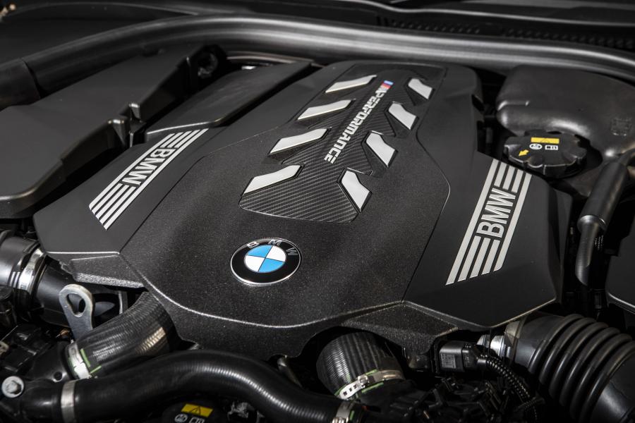 Моторный отсек BMW M850i xDrive Convertible (G14) 2019 года  (AU) (фото 8 из 41)